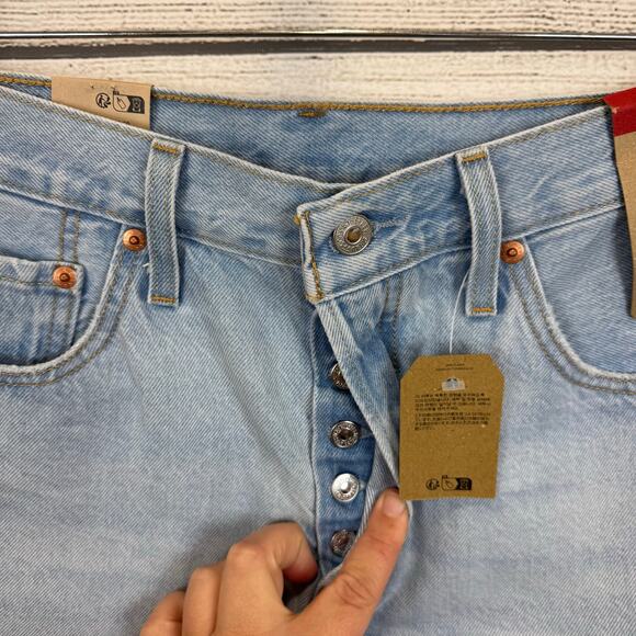 Levi's Women's 501 Light Wash Distressed High Waisted Denim Shorts Size 31 - Picture 4 of 8